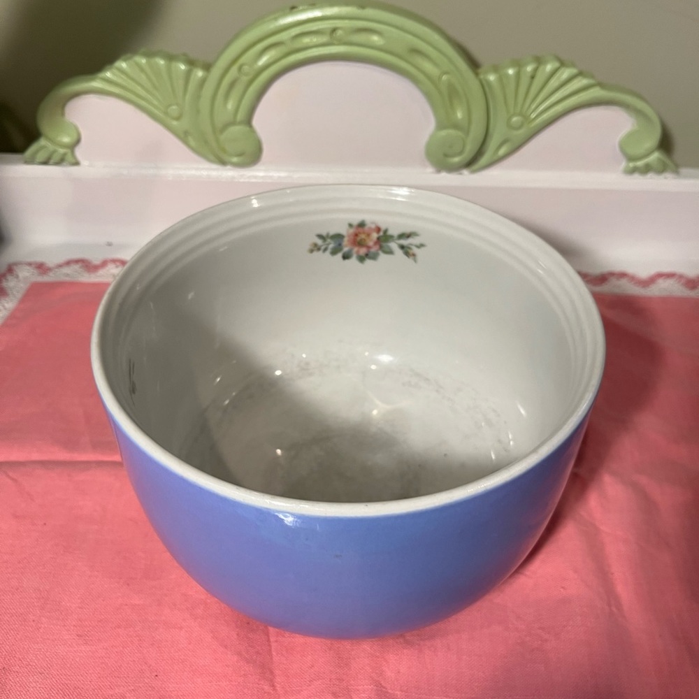 Vintage Rose Parade by Hall’s Superior Quality mid-century 1940s bowl